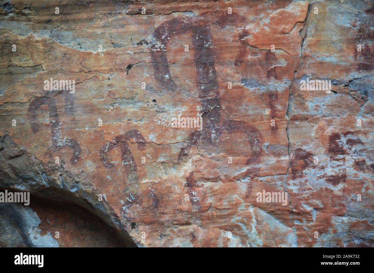 Pinturas rupestres de la Batanera esquemático (Ciudad Real, Sur de España), un notable ejemplo de arte rupestre post-Paleolítico Foto de stock