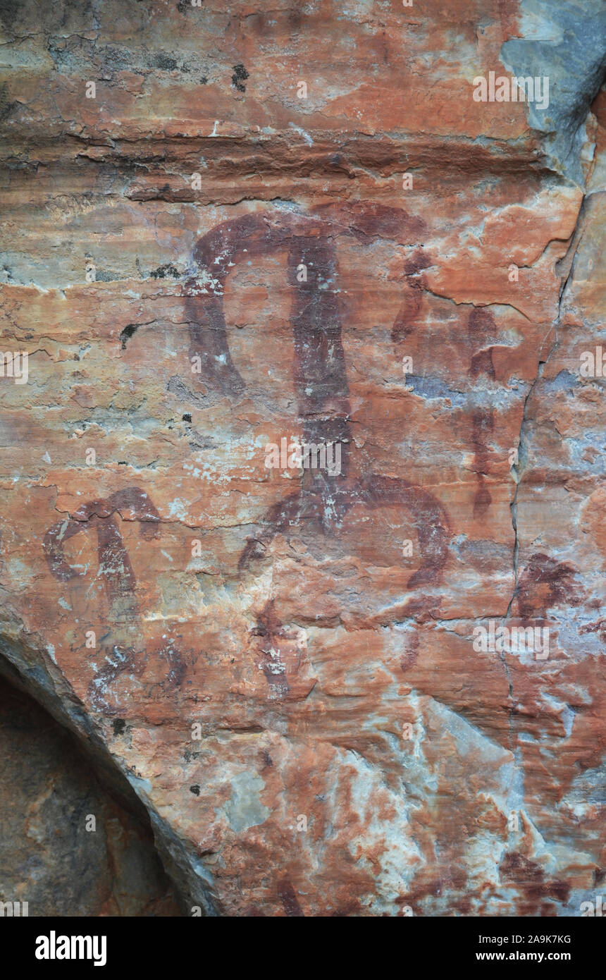 Pinturas rupestres de la Batanera esquemático (Ciudad Real, Sur de España), un notable ejemplo de arte rupestre post-Paleolítico Foto de stock