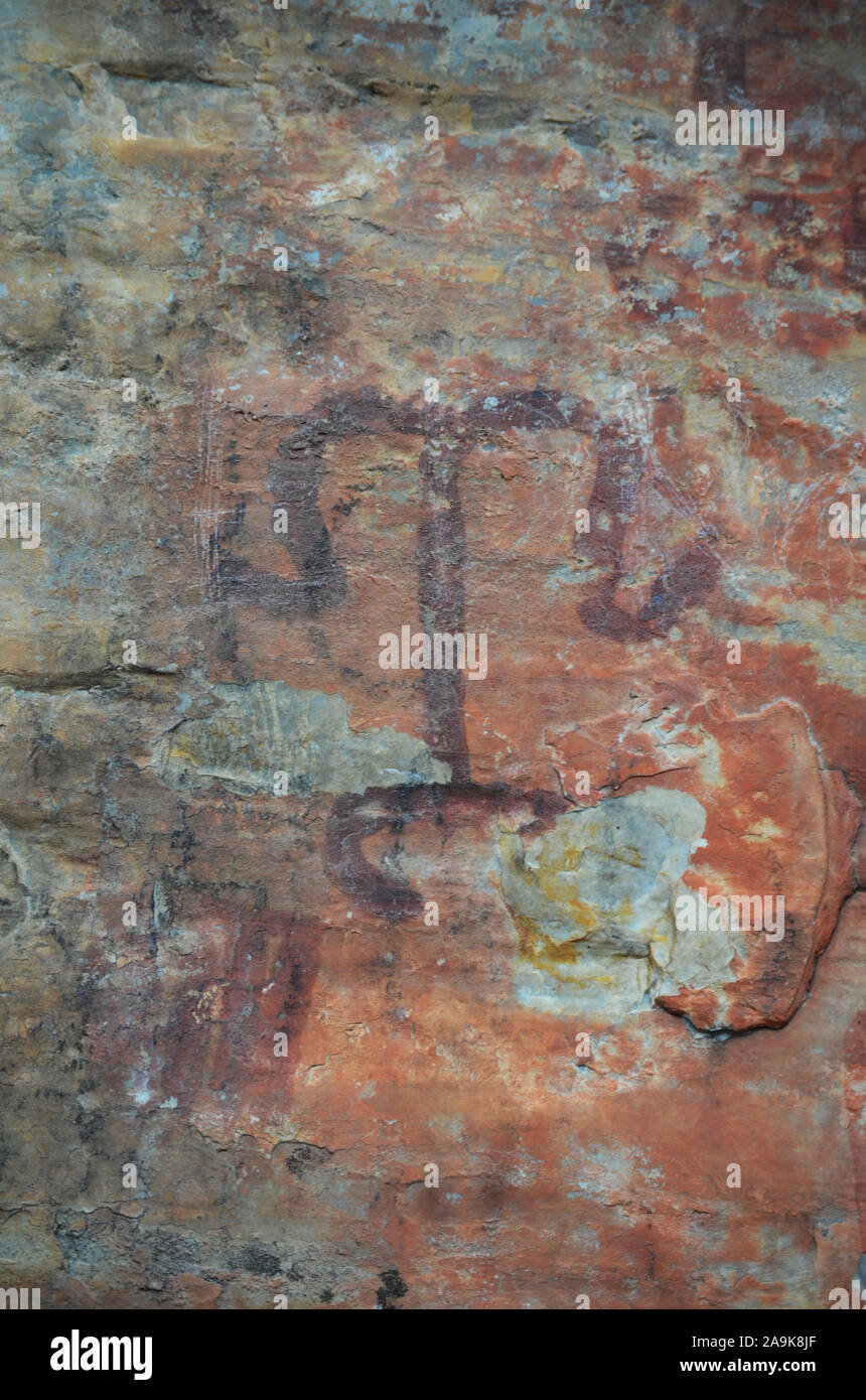 Pinturas rupestres de la Batanera esquemático (Ciudad Real, Sur de España), un notable ejemplo de arte rupestre post-Paleolítico Foto de stock