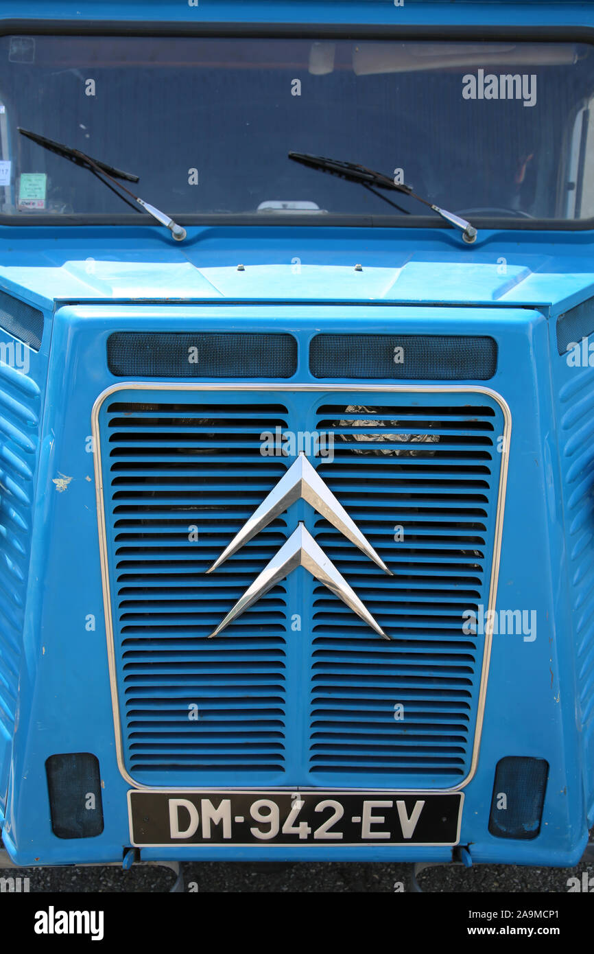 Citroën HY vintage camión azul, Francia Foto de stock