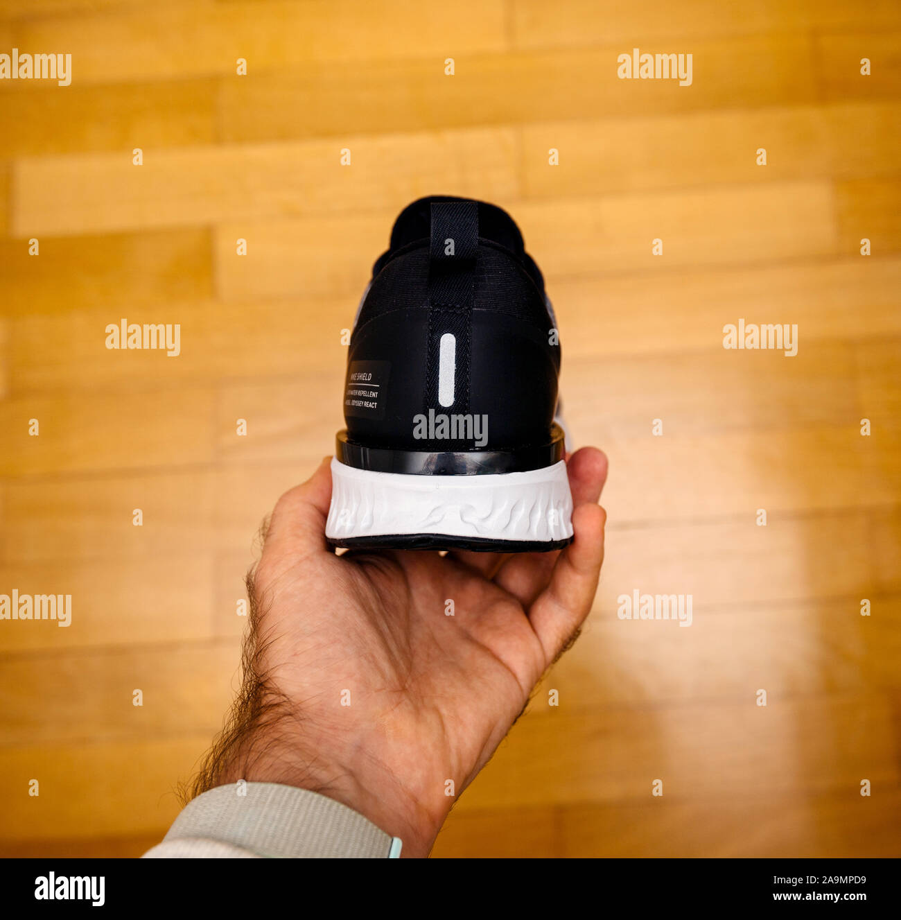 Ropa Nike Fotos e Imágenes de stock - Página 6 - Alamy