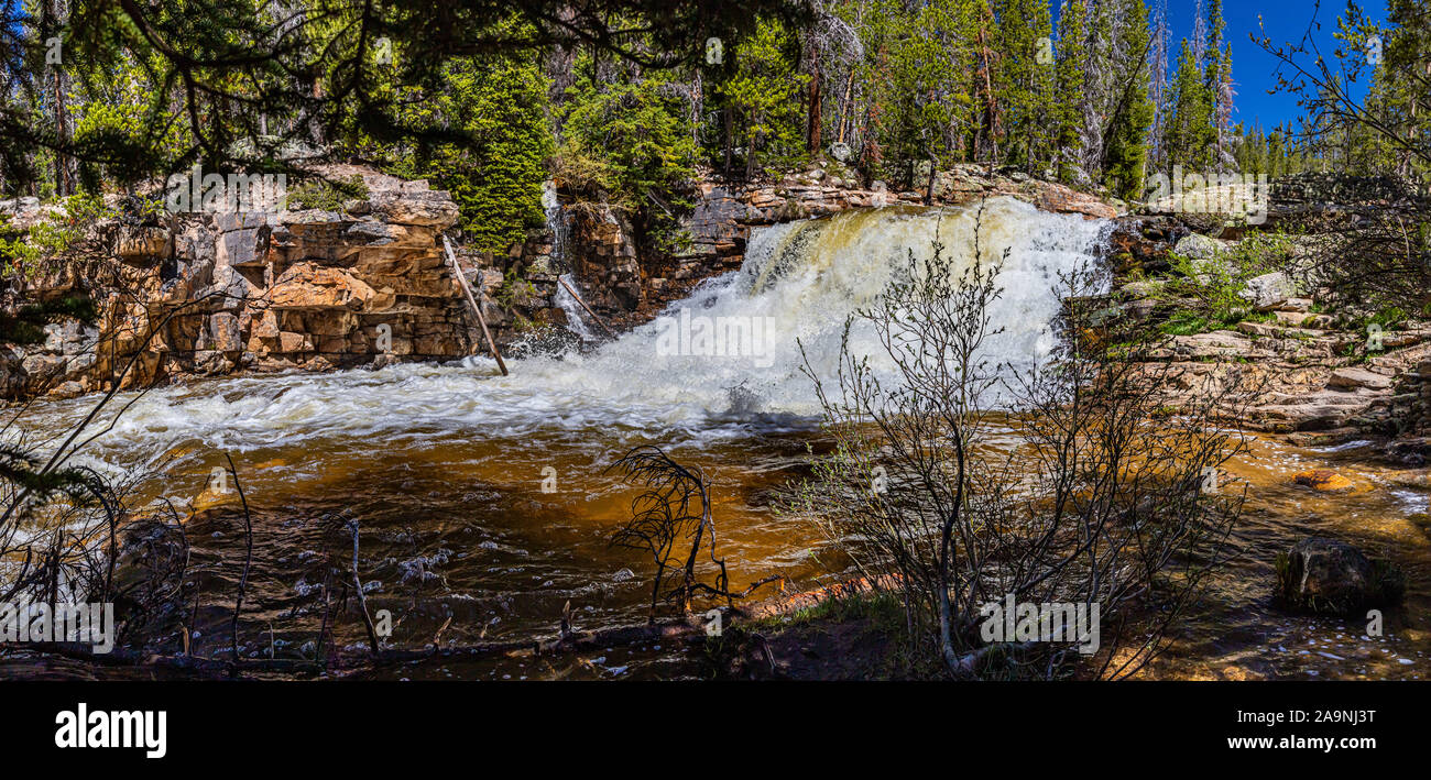 Provo River Falls es una serie de cascadas en Utah's Wasatch National Forest. Foto de stock