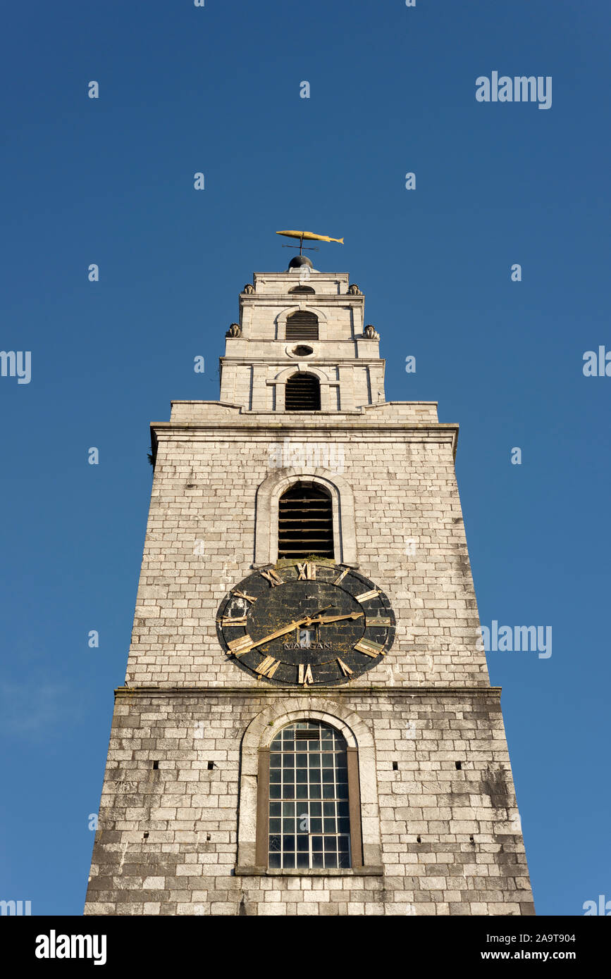 Cork Irlanda vista del reloj Mangan en la torre cuadrada de Shandon Steeple o la iglesia de Santa Ana o el Liar de cuatro caras o el campanario Shandon Foto de stock
