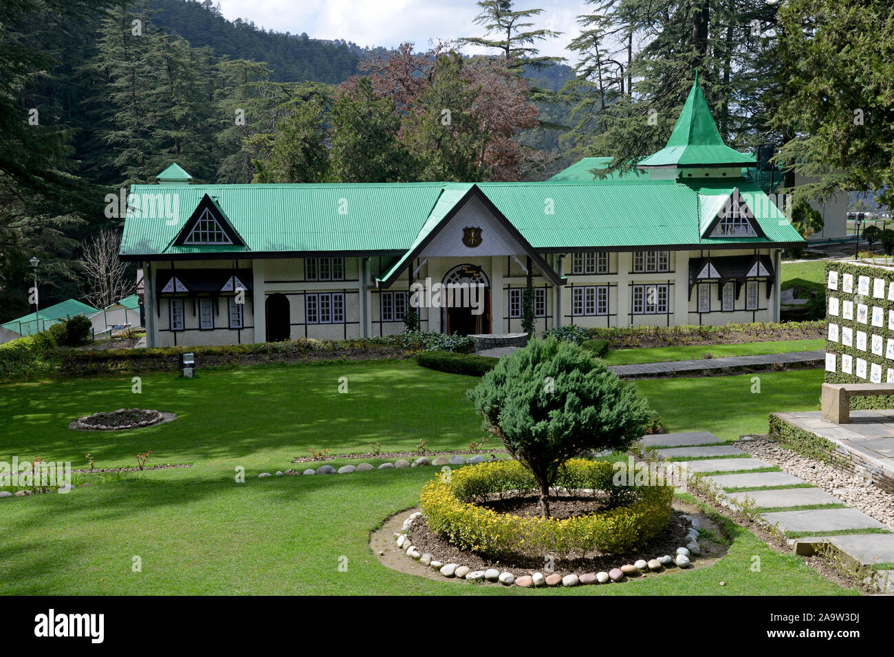El Museo del Patrimonio del ejército fue creada por el comando de entrenamiento del ejército en mayo de 2006 en Annandale, Shimla para conmemorar Himachal es larga asociación con el ejército. La historia de Annadale está asociada con la regla británica como de ser un anodino village, bajo el virrey, John Lawrence, Shimla fue declarada oficialmente como la capital de verano de 1864 del Imperio Británico, un estado retenida hasta la independencia de la India. Shimla es la capital del estado indio de Himachal Pradesh, situado en el norte de la India, a una altura de 7.200 pies. Foto de stock