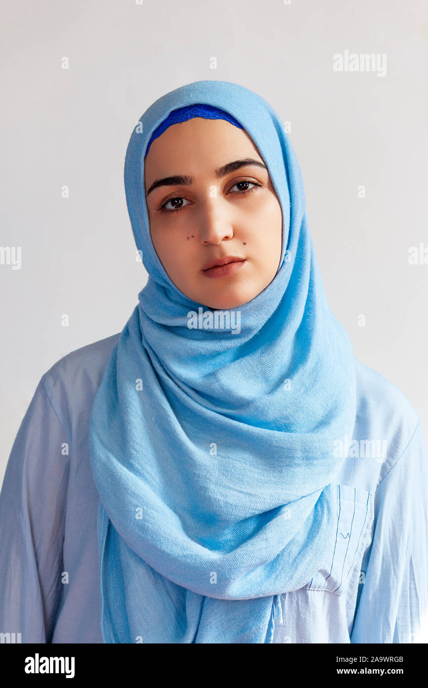 41.000+ Moda De Mujer Musulmana Fotografías de stock, fotos e imágenes  libres de derechos - iStock