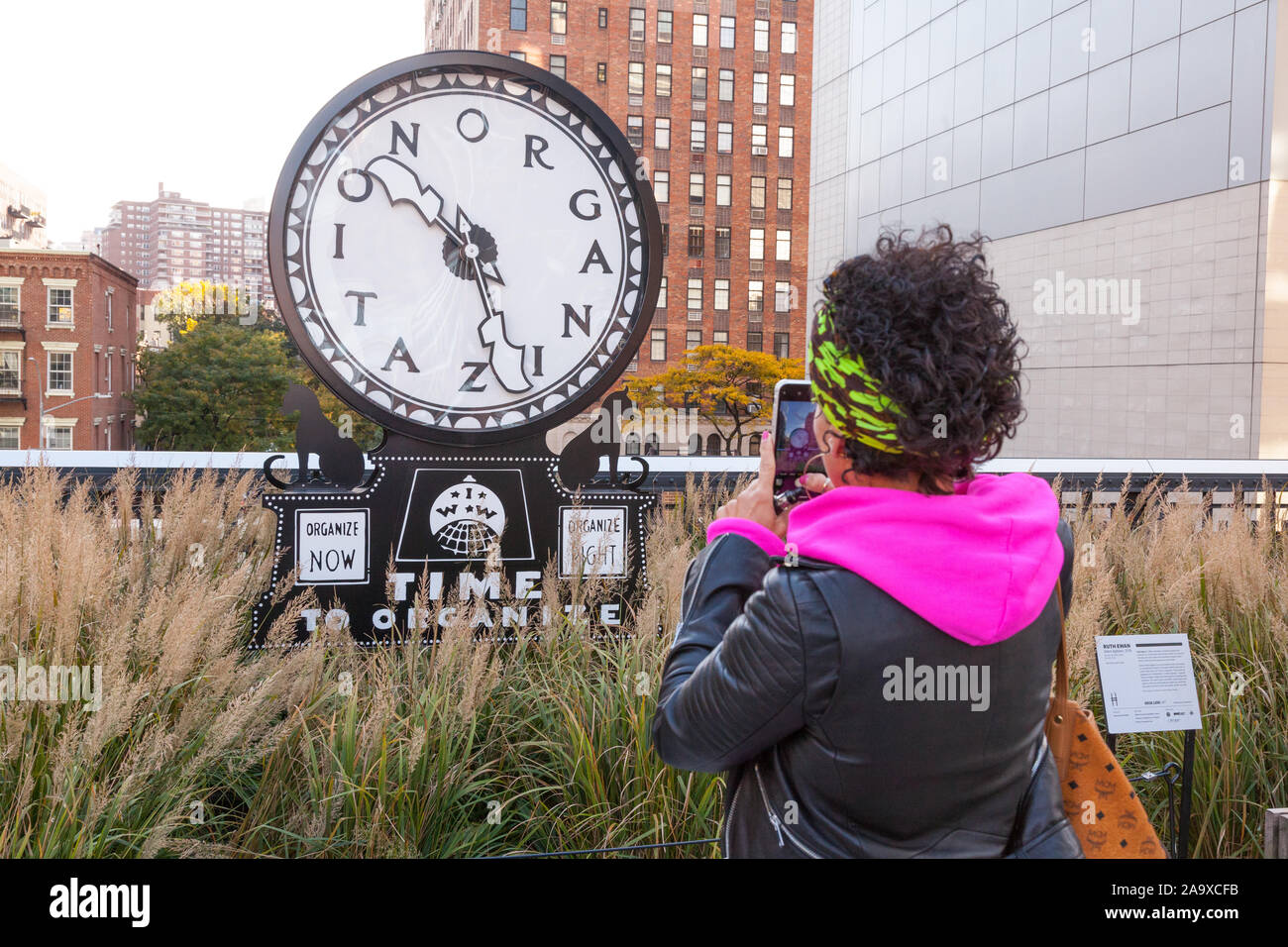 Ruth Ewan silencioso del reloj del agitador, La High Line, Nueva York, Estados Unidos de América. Foto de stock