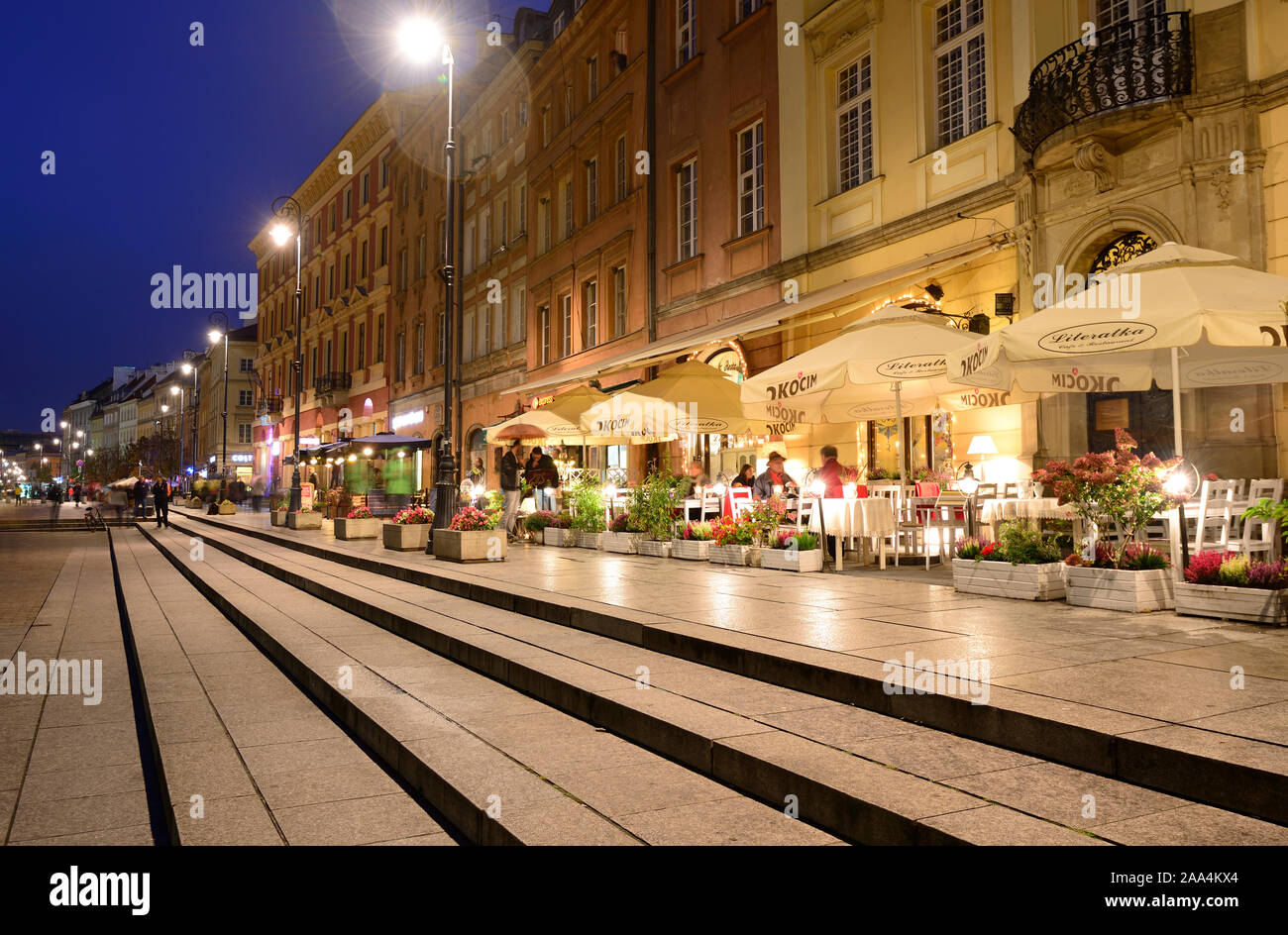 Restaurantes en la Ciudad Vieja (Stare Miasto) en Varsovia, un sitio del Patrimonio Mundial de la Unesco. Polonia Foto de stock