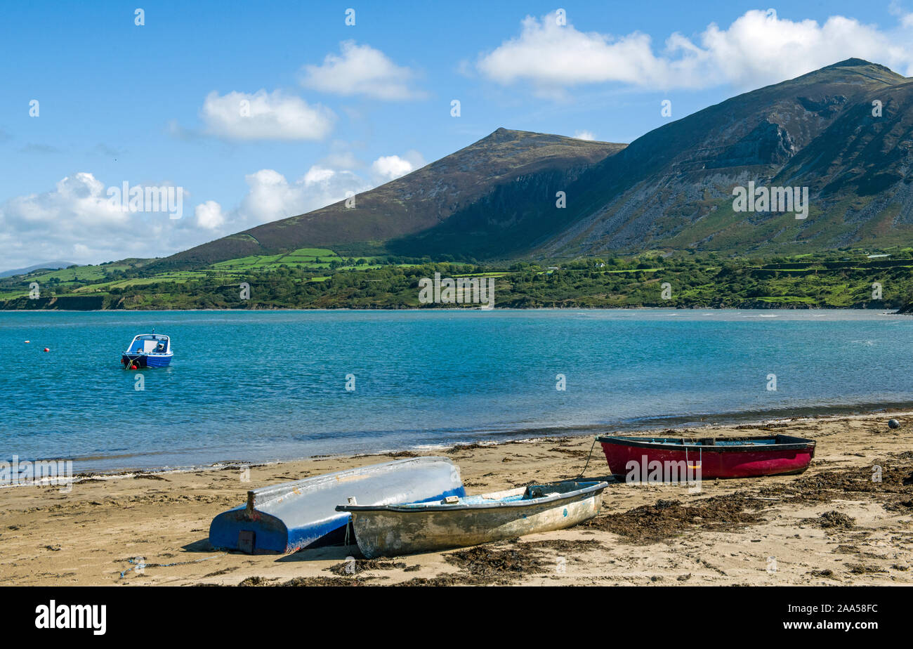 Trefor Beach, en la península de Lleyn en Gales del Norte en un día soleado de septiembre Foto de stock