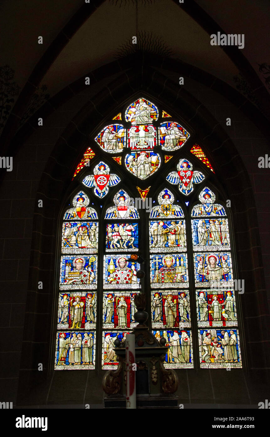 Mancha de una ventana de vidrio, la catedral de San Pedro, Fritzler, Alemania, Europa Foto de stock