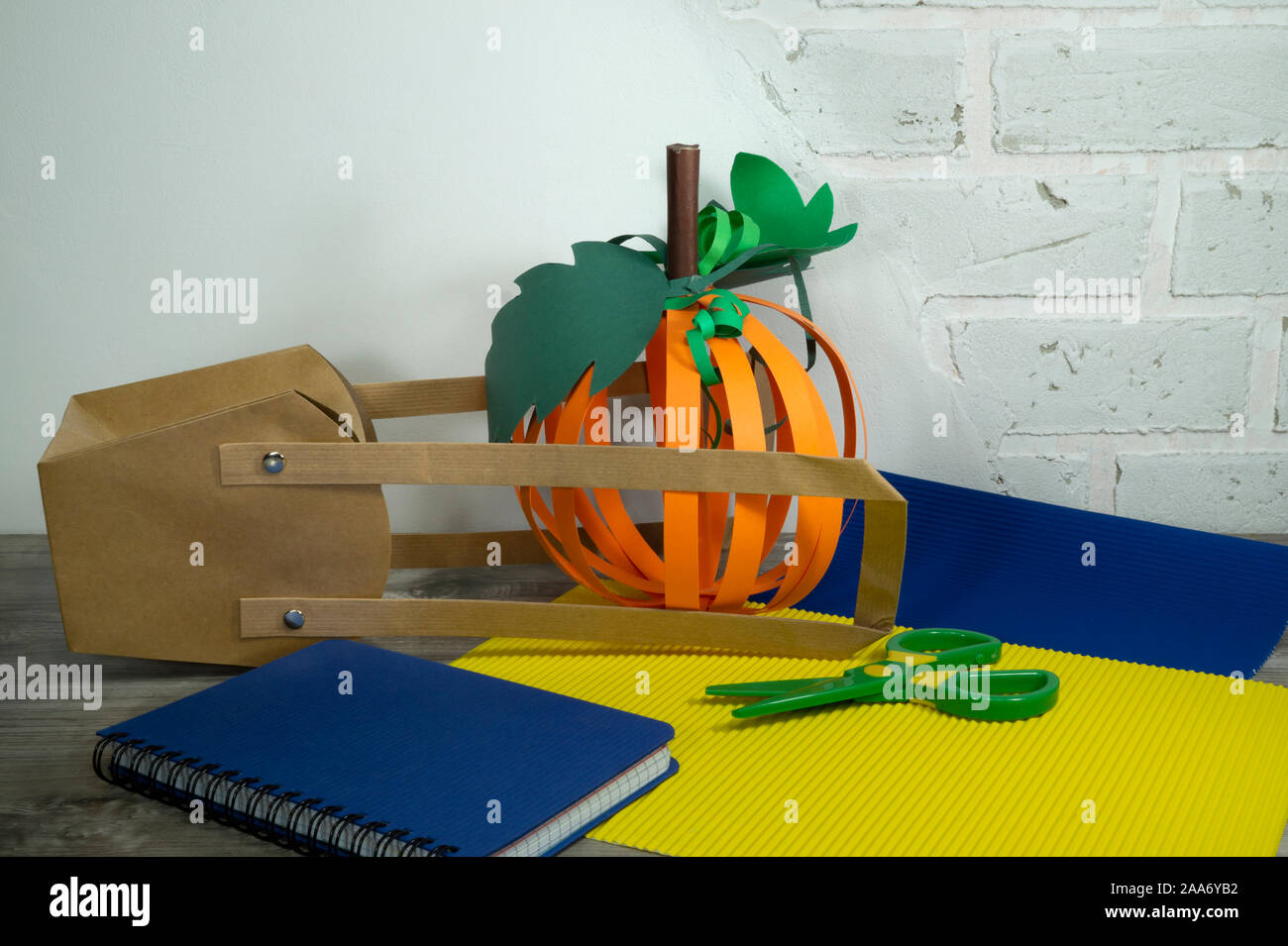 Concepto De Artesania De Halloween Hacer Decoraciones Caseras De