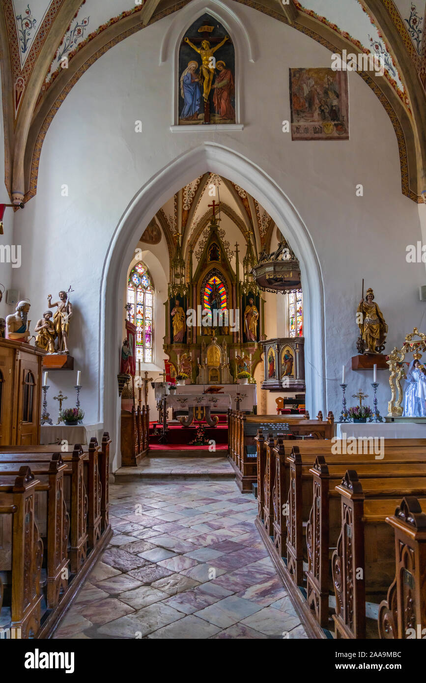 Arquitectura Interior de la Iglesia de Santa María de las Nieves, en Solcava, Eslovenia, Europa. Foto de stock