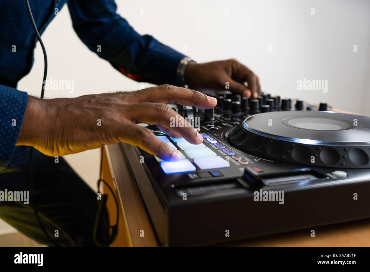 Máquina de ritmo dispositivo para el compositor de música electrónica