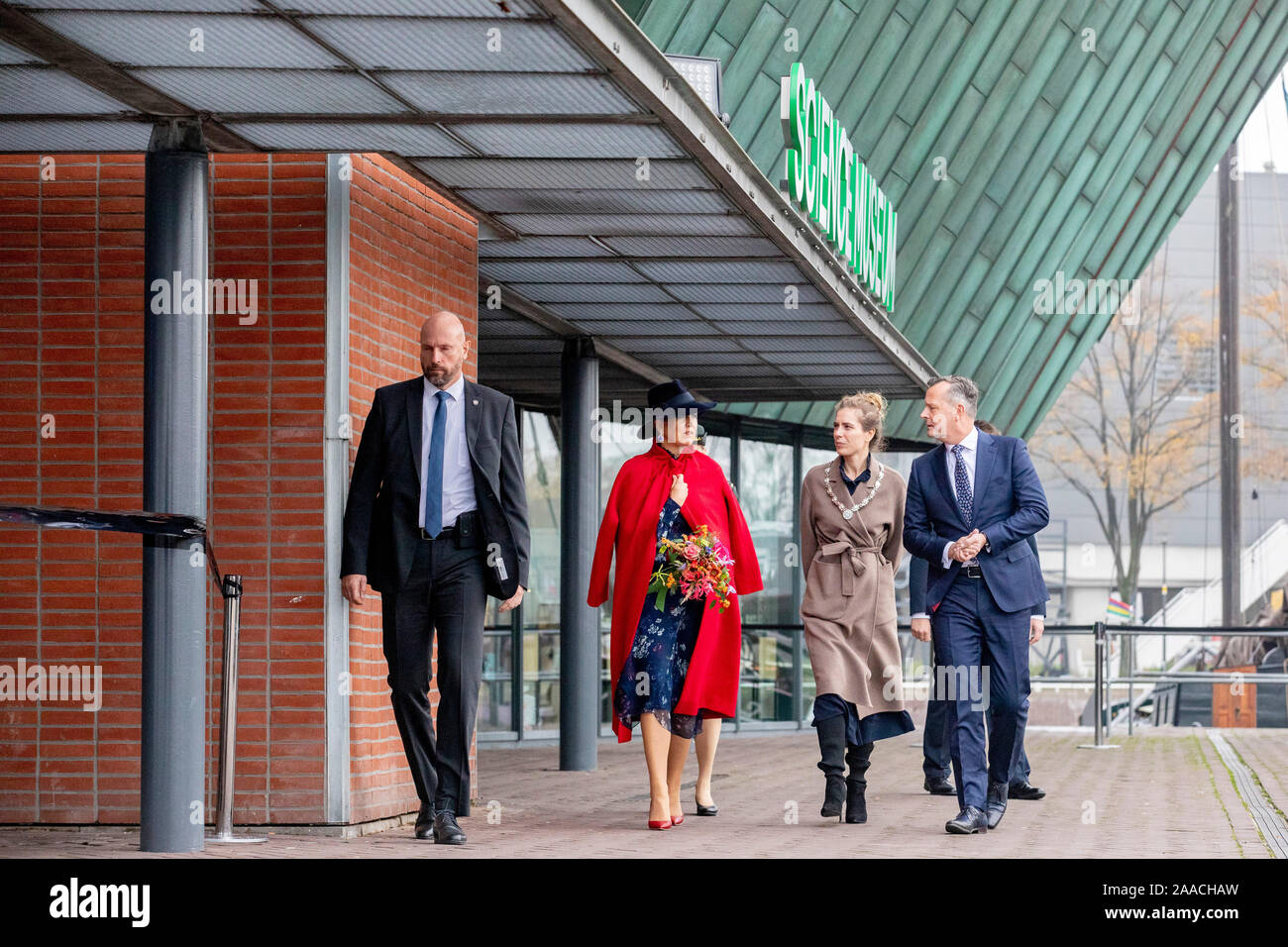 Amsterdam, Países Bajos. 21 Nov, 2019. AMSTERDAM, Centro 21-11-2019, Reina Maxima Zorreguieta Humania abrió la exposición en el Museo de la ciencia Nemo. Crédito: disparos Pro/Alamy Live News Foto de stock