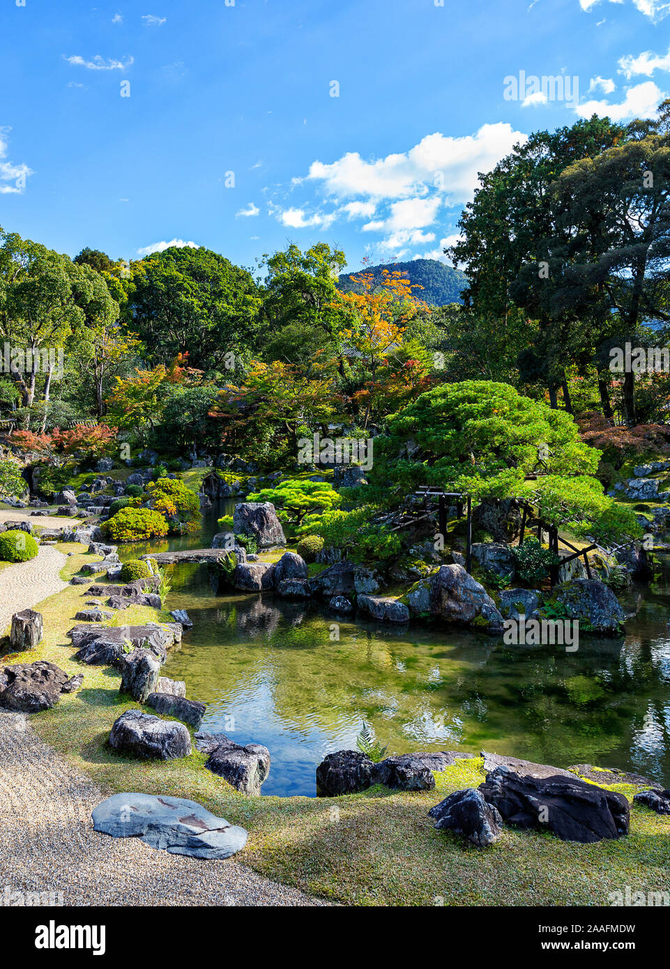 Templo Daigoji y el otoño los arces Kyoto Foto de stock