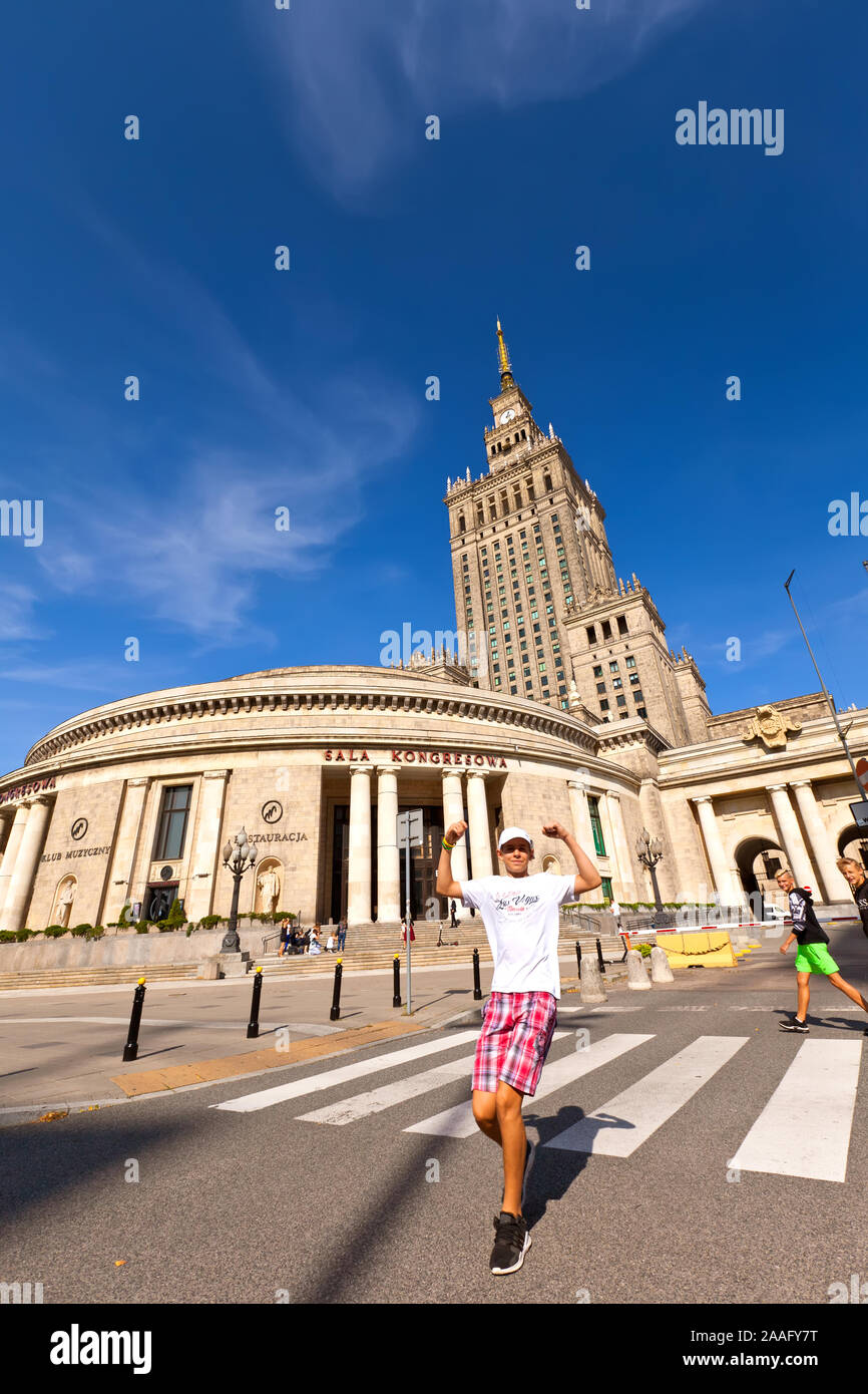 Las fotos tomadas en la capital de Polonia, Varsovia, en un soleado día de agosto Foto de stock