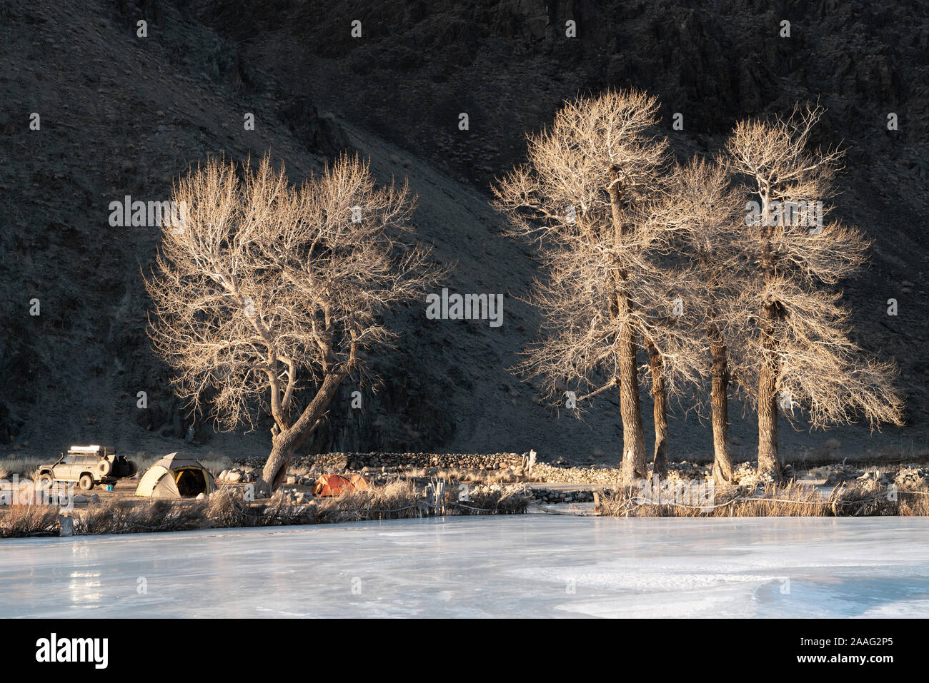 Lago congelado Khubsugul en mongolia Foto de stock