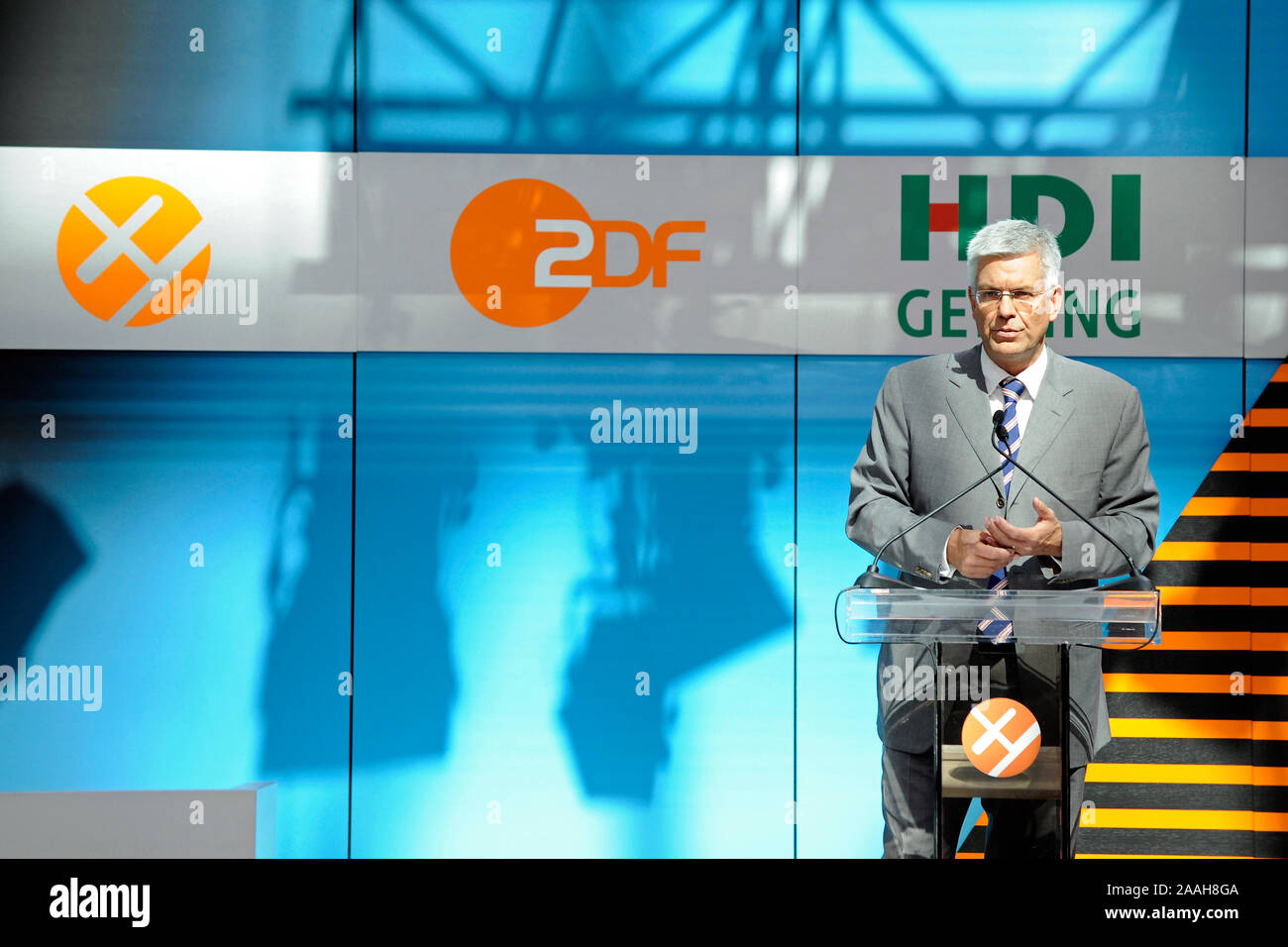 ZDF Programmdirektor Dr. Thomas Bellut anlaesslich des Preises der Preisverleihung XY an die Sendung Preistraeger 2009 der ZDF ungeloe Aktenzeichen XY Foto de stock