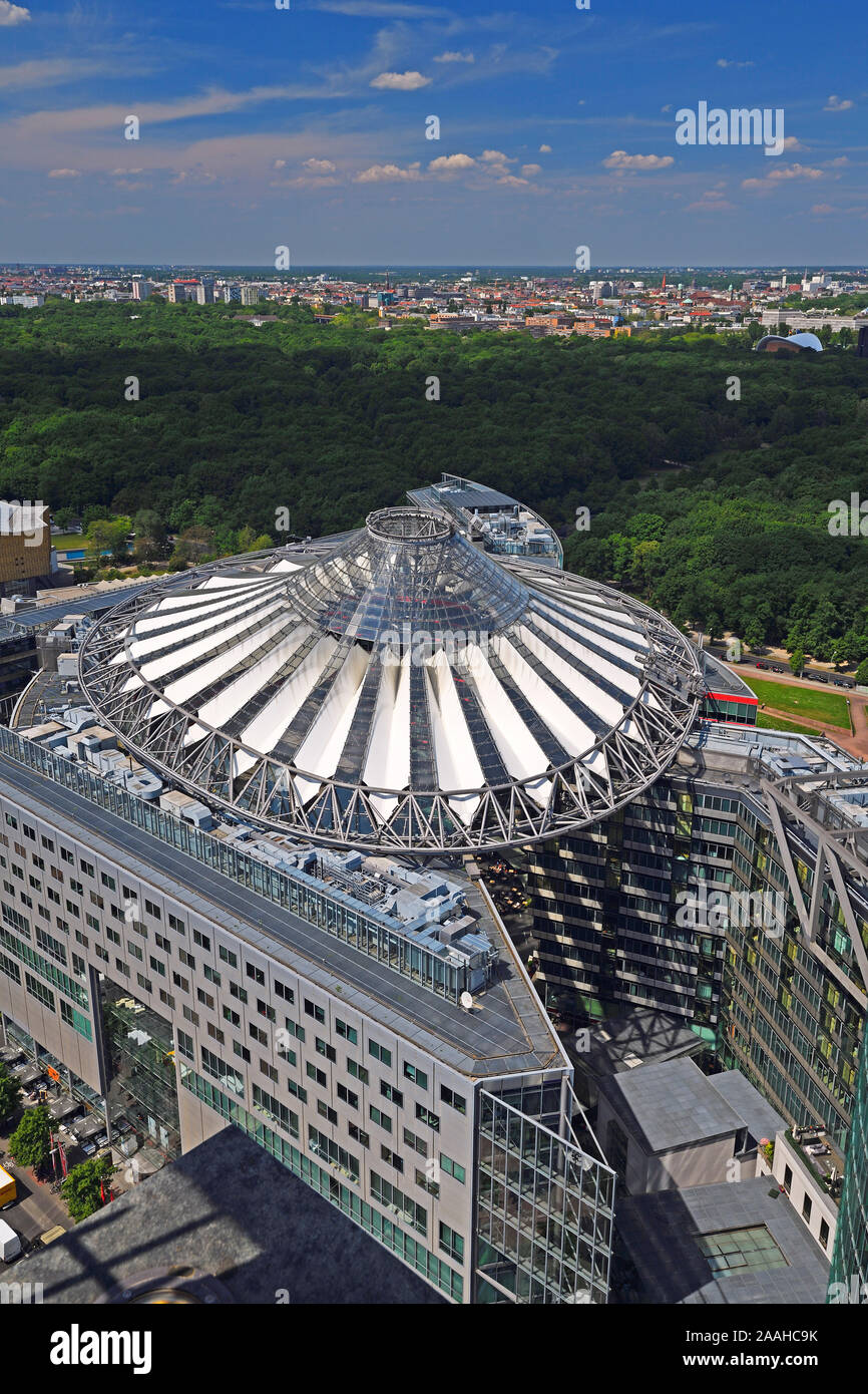Dach des centros Sony am Potsdamer Platz, Berlín Tiergarten, Deutschland Foto de stock