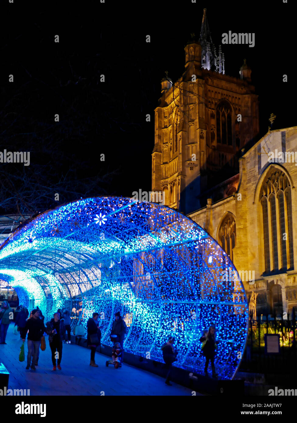 El túnel de la Luz, la Iluminación de Navidad, la experiencia de las luces del Norte, en Norwich, Norfolk, Inglaterra, Reino Unido Foto de stock