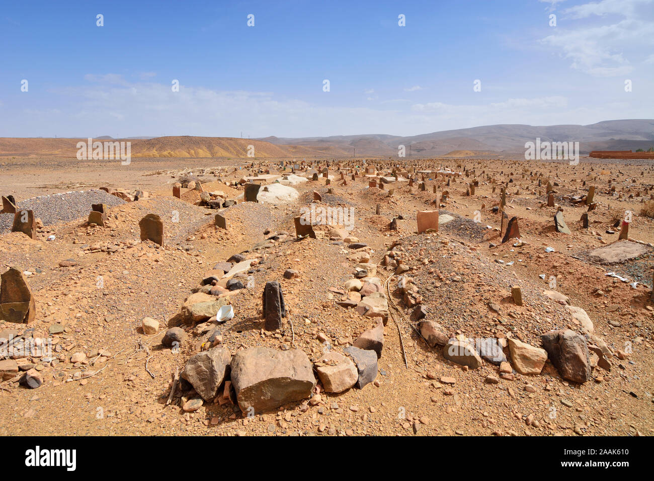 Un cementerio islámico en el valle del Draa. Marruecos Foto de stock
