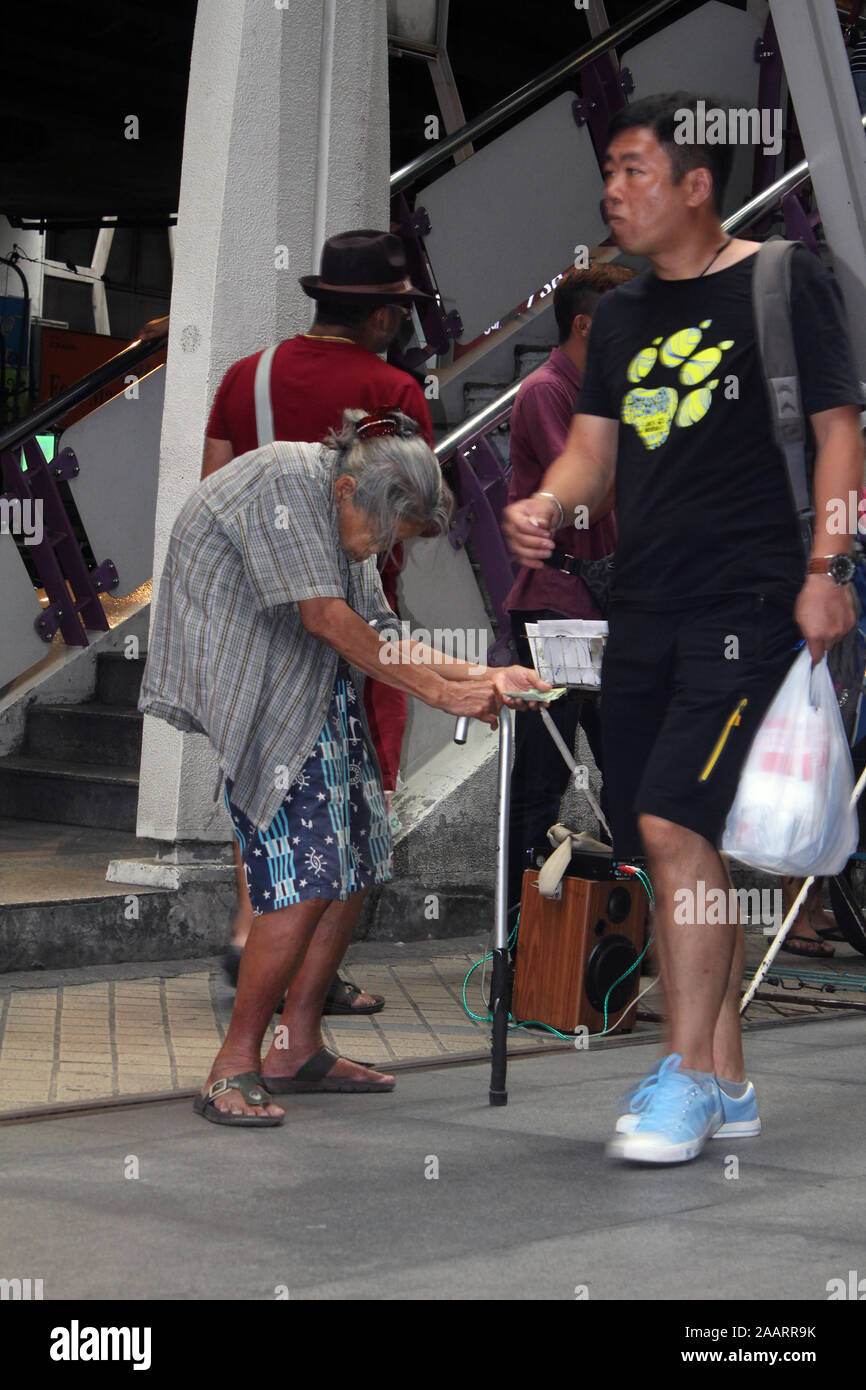 Anciana en Bangkok, Tailandia Foto de stock