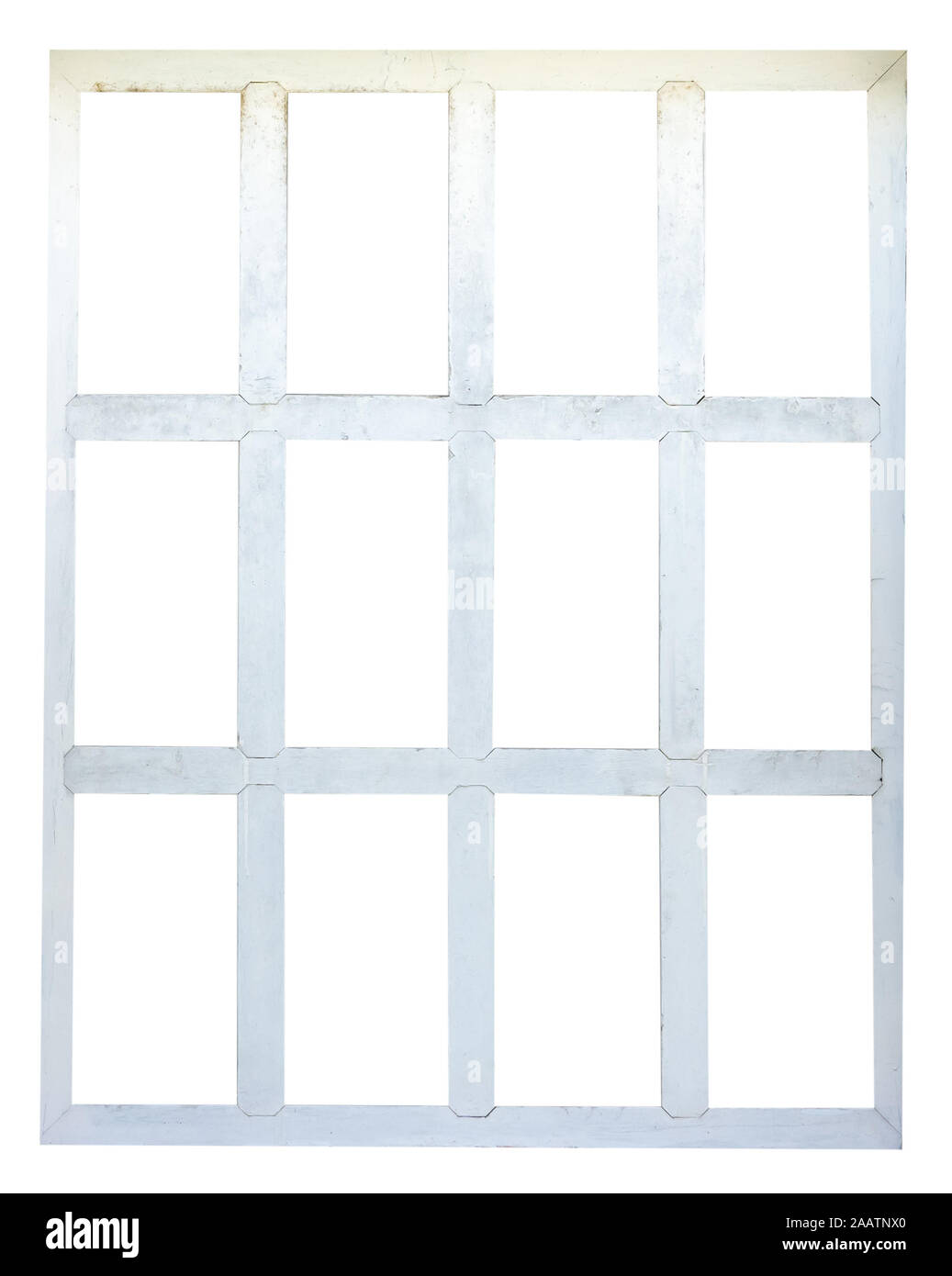 Marco de ventana de madera blanca aislado sobre fondo blanco. Foto de stock