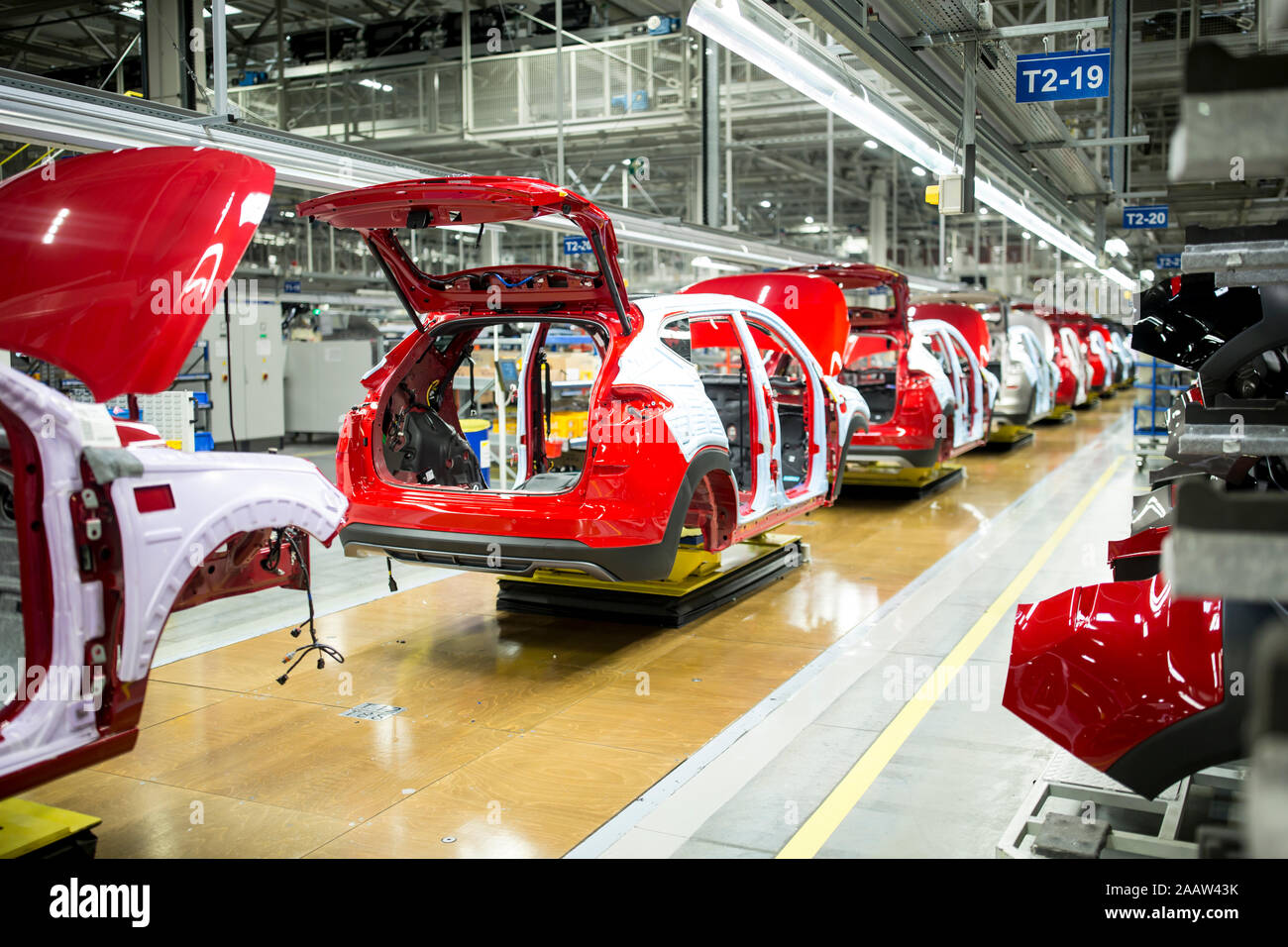 La producción de automóviles automatizados modernos de una fábrica. Foto de stock