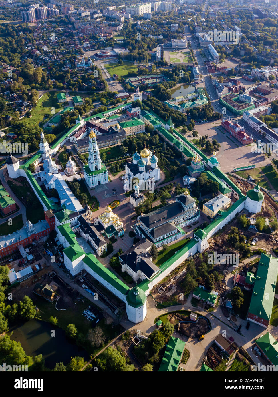Vista de Drone Lavra de la Trinidad de San Sergio en la ciudad, Moscú, Rusia Foto de stock
