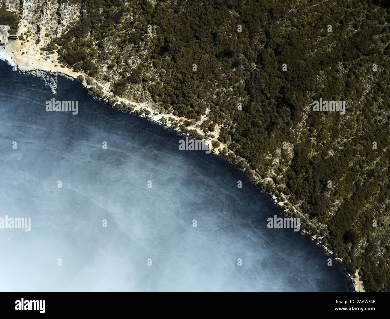 Indonesia, Java, vista aérea de la cresta del volcán Ijen Foto de stock