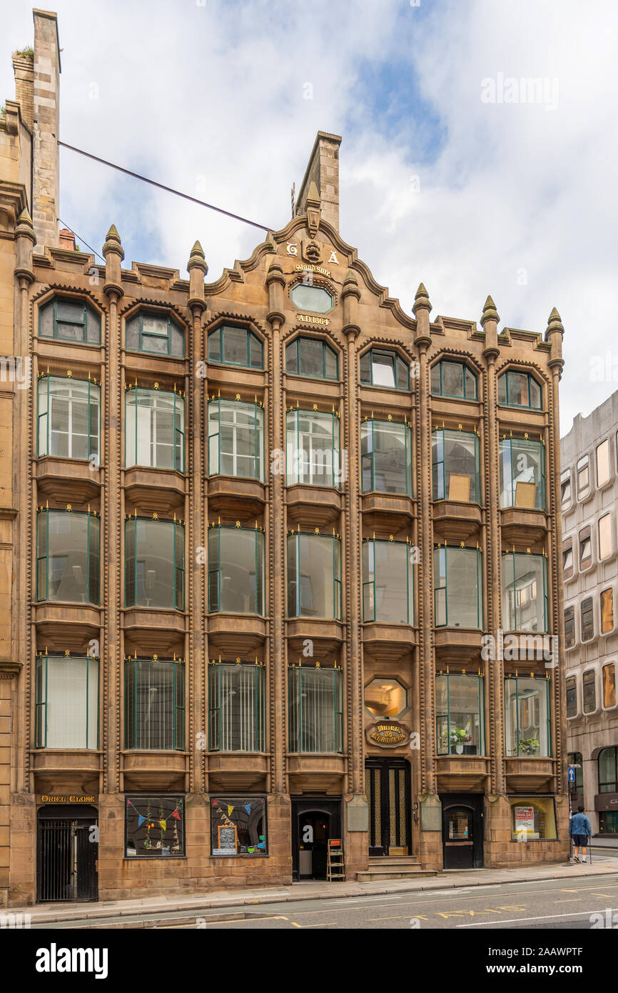Oriel Salas, Water Street, Liverpool. El primer edificio con un muro cortina de vidrio con marco de metal. Diseñado por Peter Ellis Foto de stock