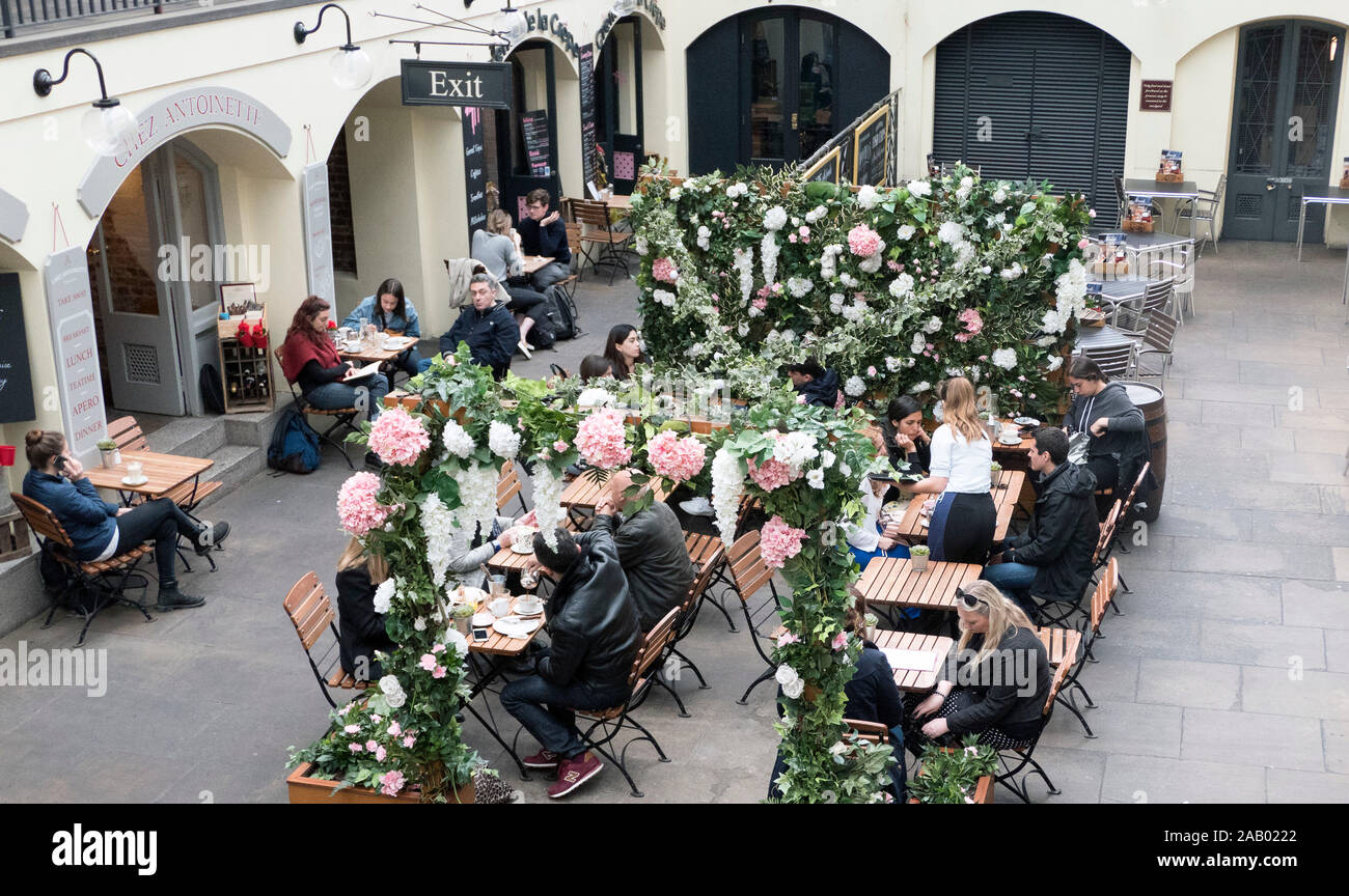 Restaurante francés nivel inferior Covent Garden de Londres, Inglaterra Foto de stock