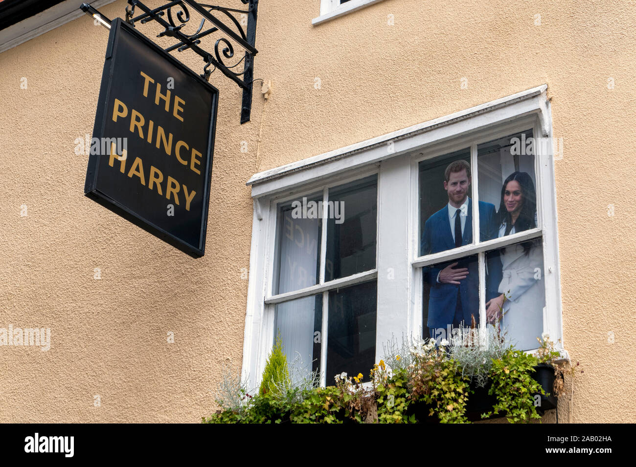El príncipe Harry pub en Windsor con foto real promoción Inglaterra Foto de stock
