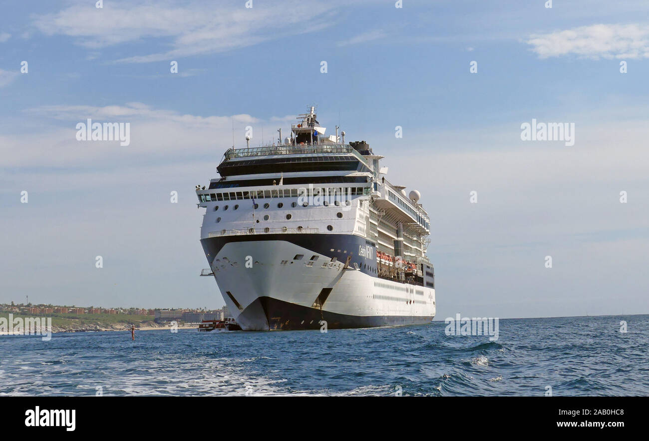 La línea Celebrity Cruise Ship infinito frente a la costa de México. Foto: Tony Gale Foto de stock