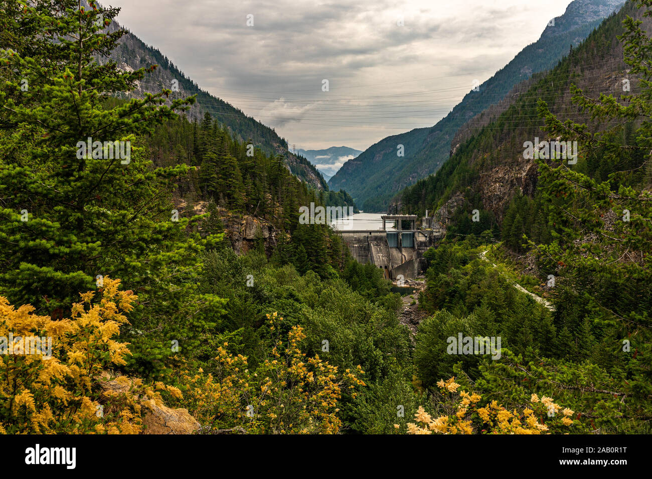 El Desfiladero del Lago Embalse en el río Skagit en North Cascades National Park cerca de Rockport, Washington. Foto de stock