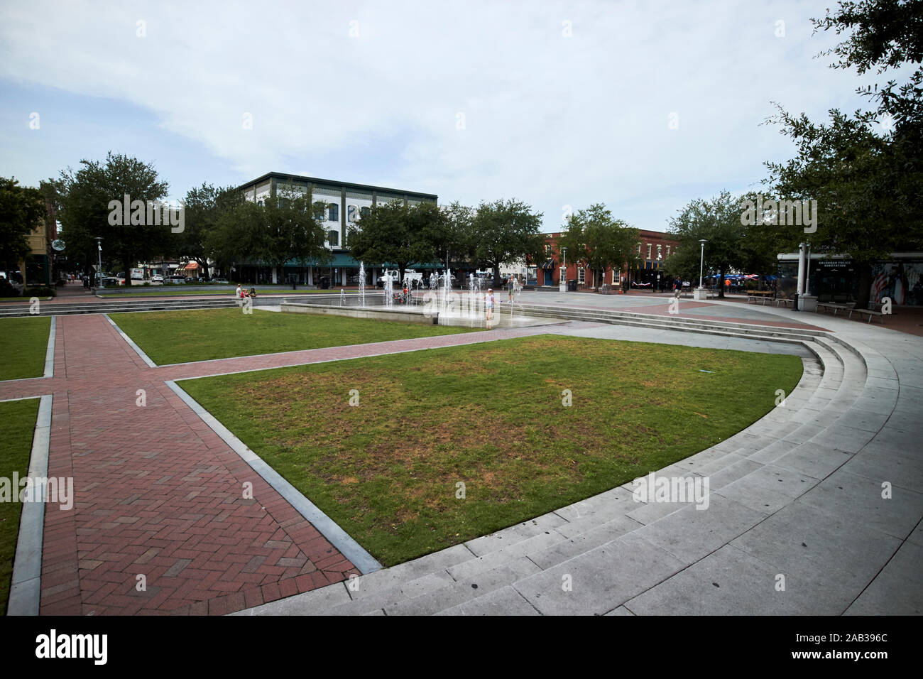 Ellis Square abrir espacio público Savannah Georgia EE.UU. Foto de stock