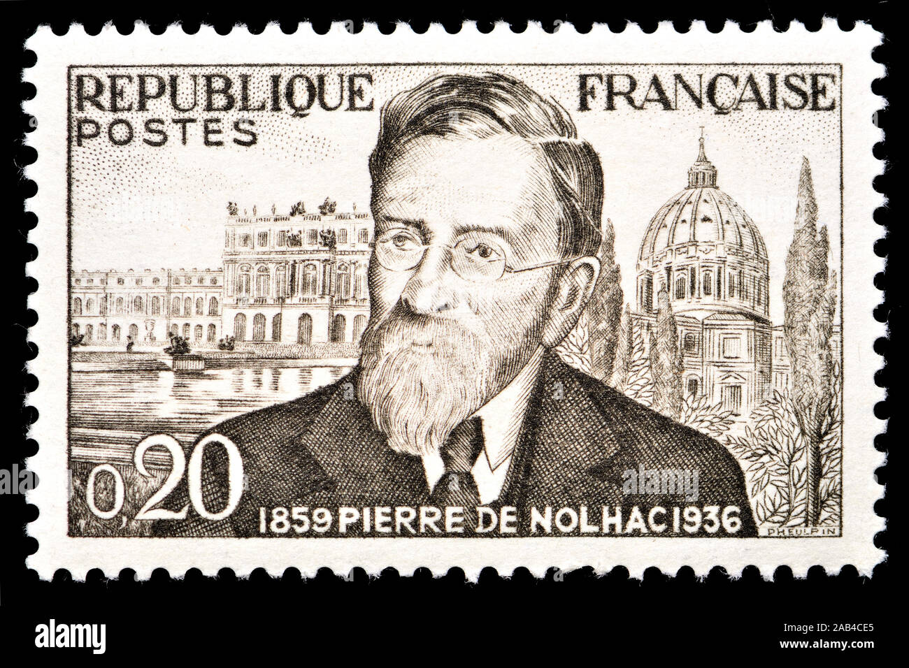 Sello francés (1960) : Pierre de Nolhac Girault (1859 - 1936), el historiador francés, historiador del arte y poeta. Foto de stock