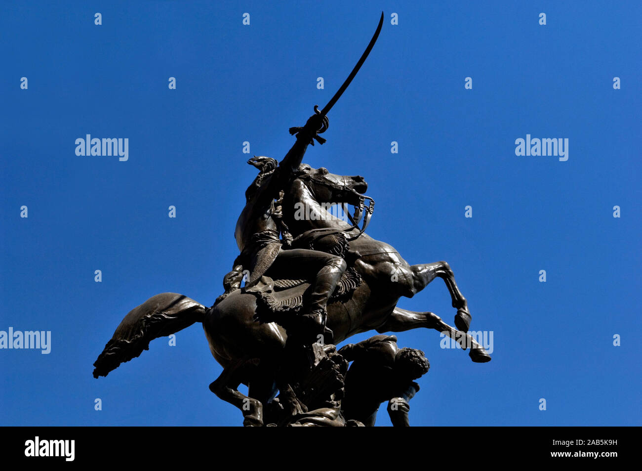 Monumento equestre di bernardo ohiggins fotografías e imágenes de alta