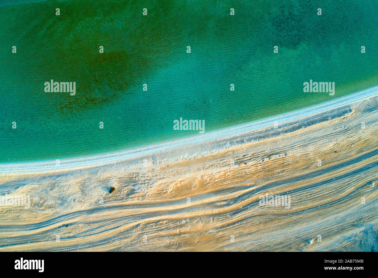 Vista aérea de la playa de Shell Zona patrimonio de la humanidad, Península de Perón, al noroeste de Australia, Australia Occidental Foto de stock