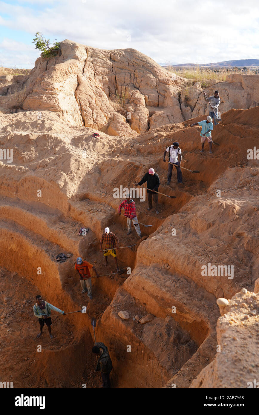 Zafiro Ilakaka minas, Ilakaka, provincia, región de Ihorombe Fianarantsoa, Madagascar, África del Sur Foto de stock