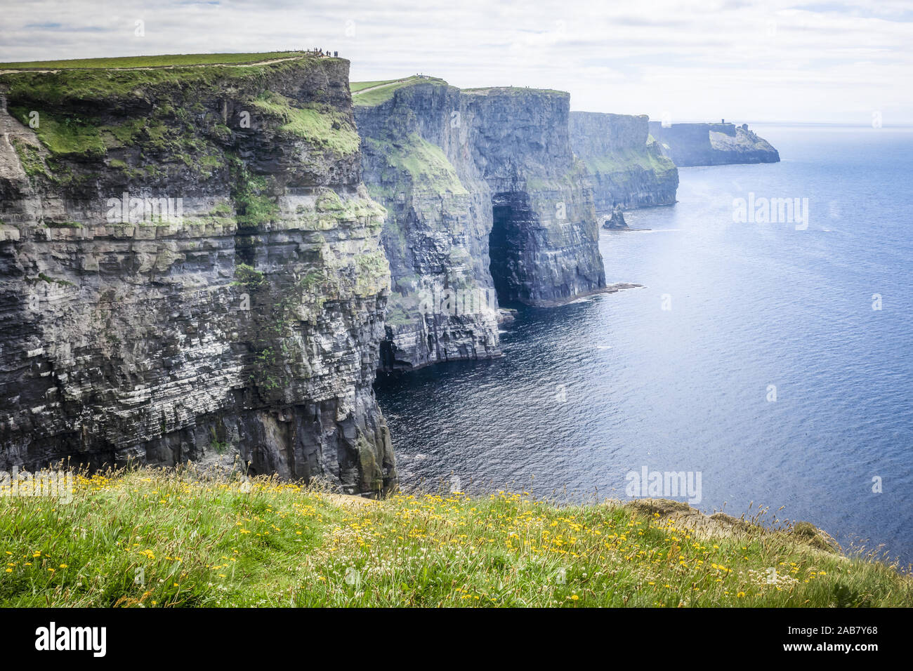 Eine Aufnahme der Cliffd de Moher en Irlanda, Europa Foto de stock