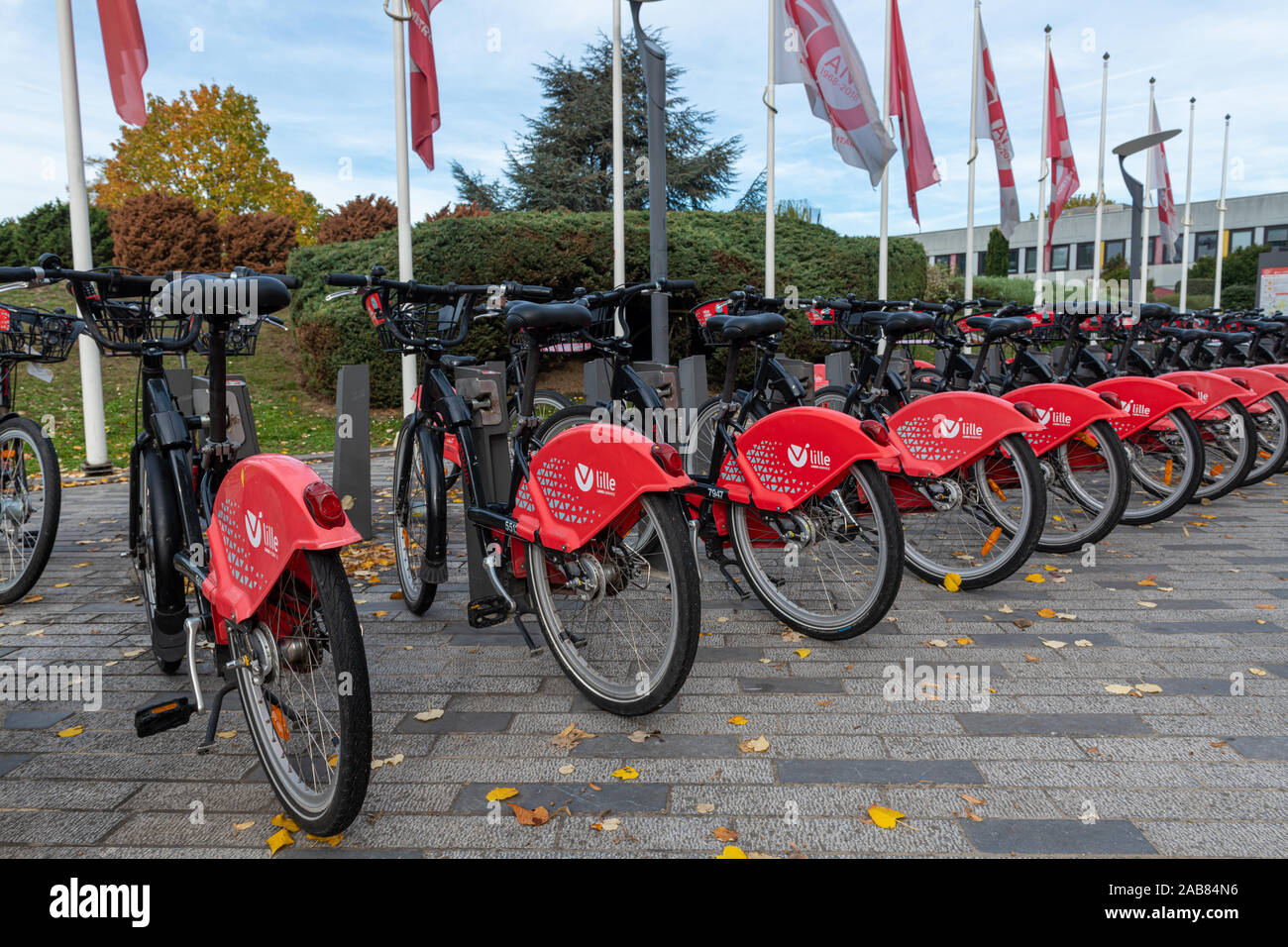 Bicicletas de autoservicio de lille fotografías e imágenes de alta  resolución - Alamy