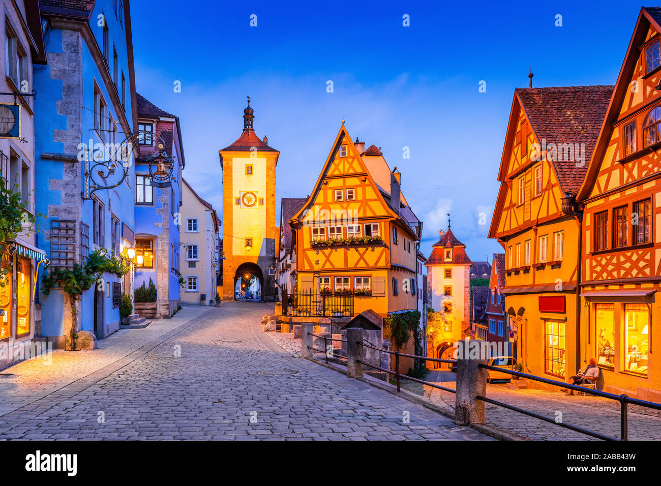 Rothenburg, Alemania. Ciudad medieval de Rothenburg ob der Tauber en la noche. Foto de stock