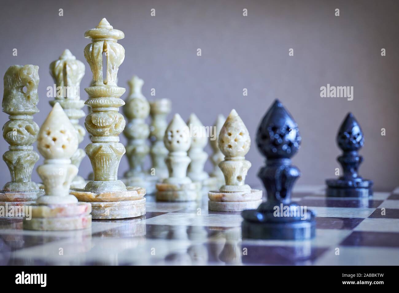 Piezas de ajedrez de mármol fotografías e imágenes de alta resolución -  Alamy
