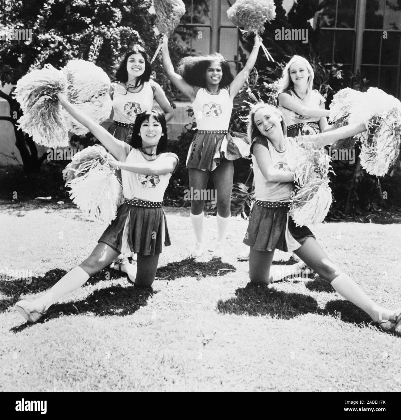 La venganza de los hinchas, desde la izquierda: Helen Lang (arriba), Susie Elene, Jerii Woods, Patrice Rohmer (delantero), Cheryl Smith, 1976 Foto de stock