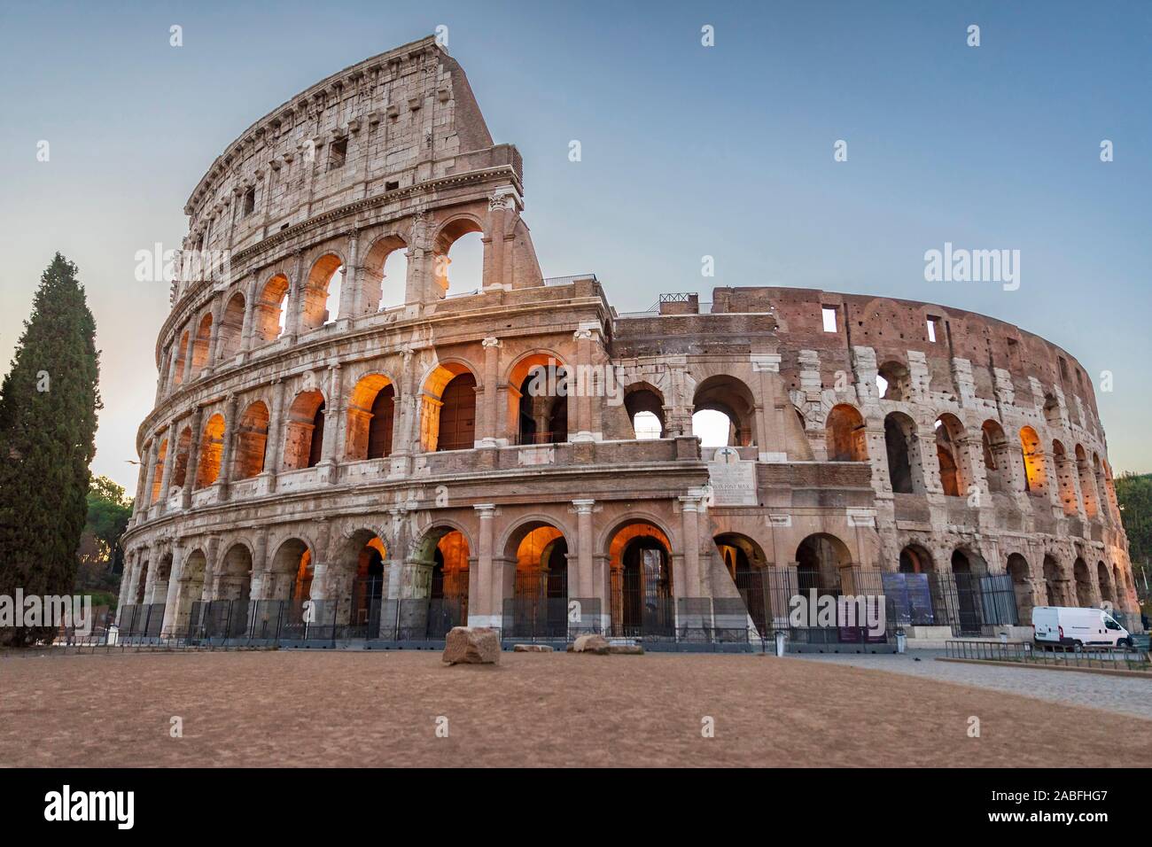 Coliseo Romano, Roma, Italia Foto de stock