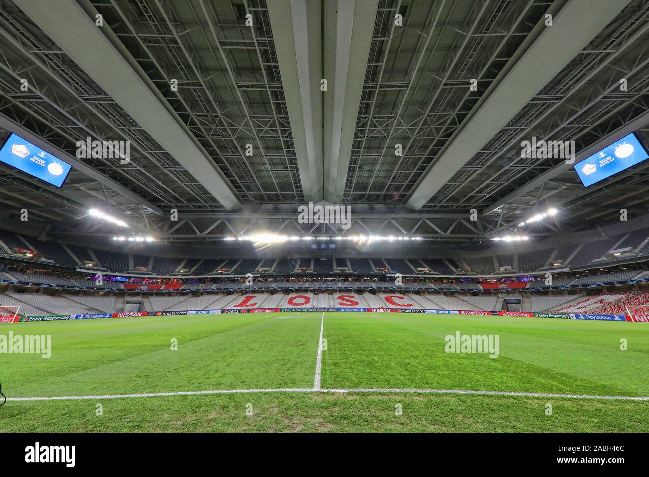 Lille, Francia. 27 Nov, 2019. Stade Pierre-Mauroy , la Liga de Campeones de fútbol temporada 2019 / 2020. Descripción del estadio durante el partido Lille OSC - Ajax. Crédito: disparos Pro/Alamy Live News Foto de stock