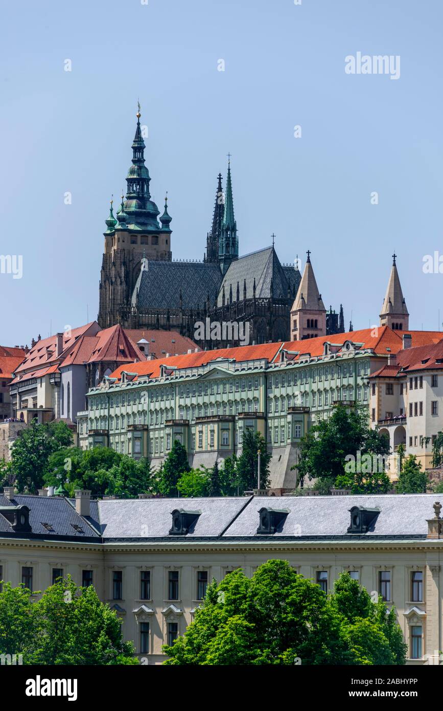 La Catedral de San Vito en El Castillo de Praga, Praga, Bohemia, República Checa Foto de stock