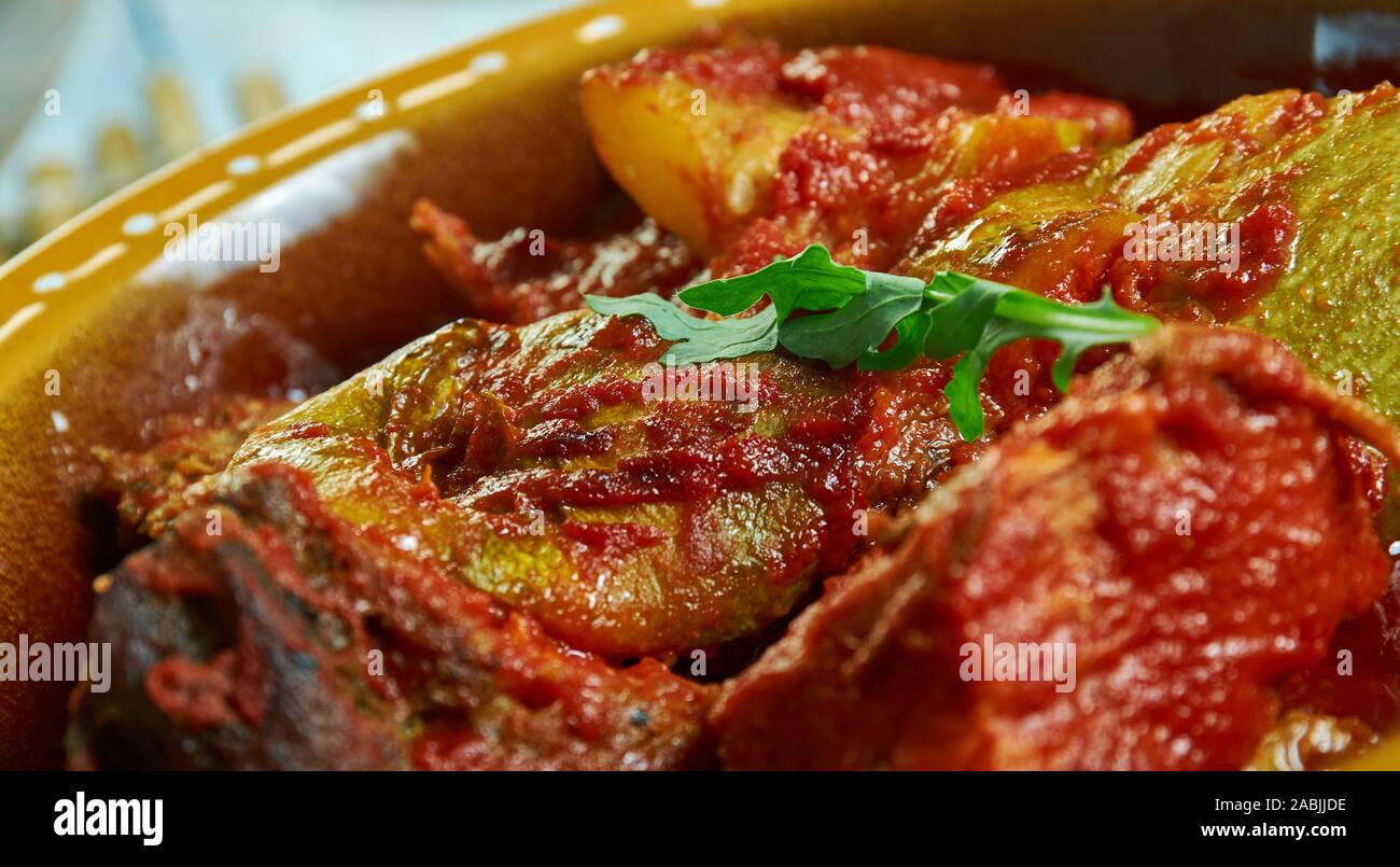 Carne de cerdo en pipian rojo, carne de cerdo en salsa roja, Cocina  Mexicana Fotografía de stock - Alamy
