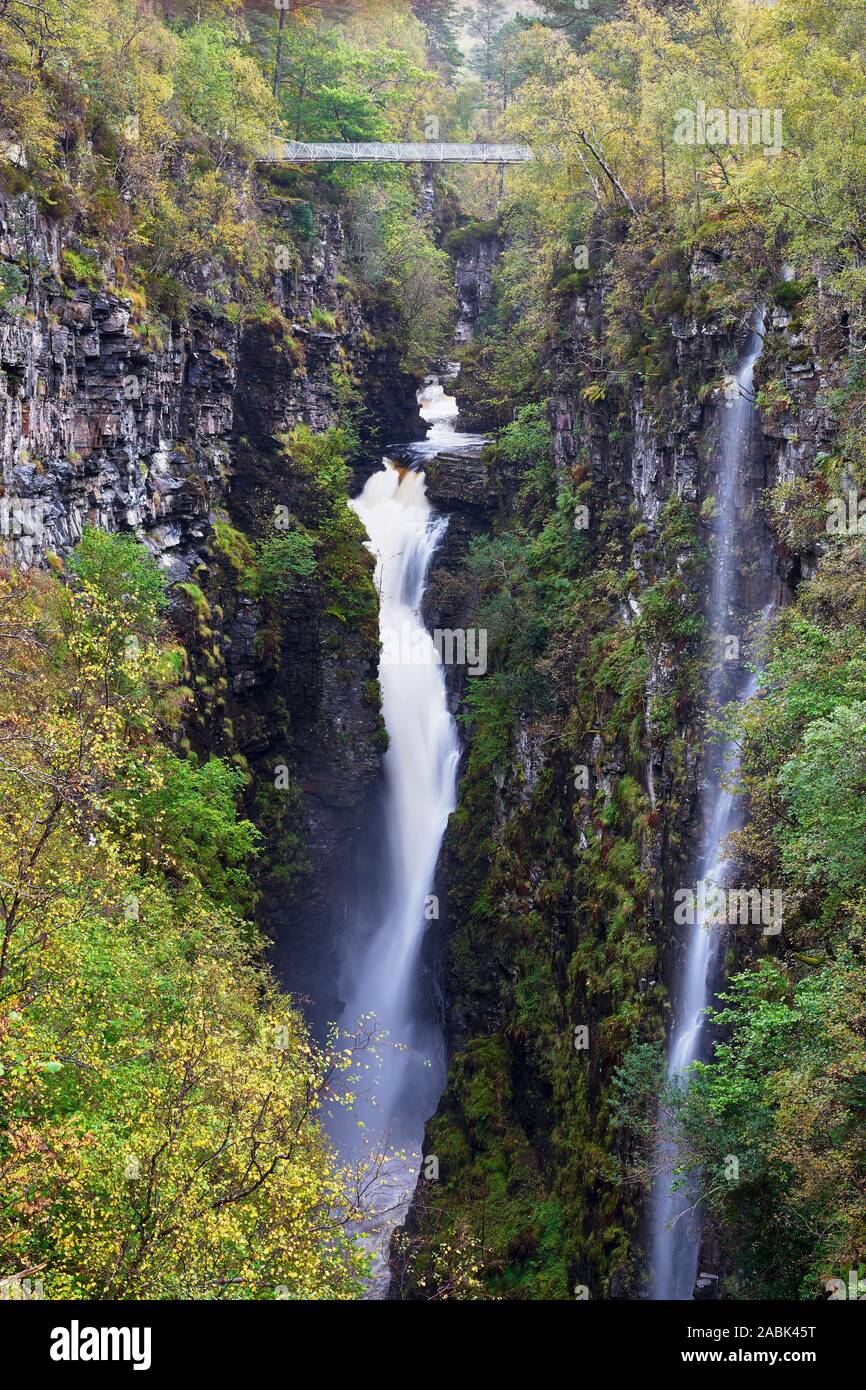 Las Cataratas de Measach en Corrieshalloch Gorge, Wester Ross, Highland, Escocia. Otoño Foto de stock
