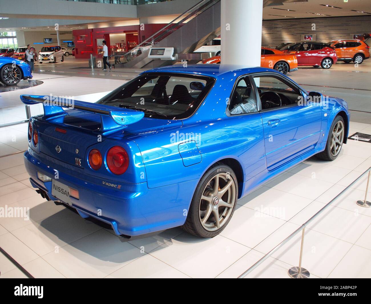 Yokohama Japon Julio 2nd 19 00 Nissan Skyline Gt R V Spec Ii Uno De Los Coches Expuestos En La Galeria De La Sede Mundial De Nissan Fotografia De Stock Alamy